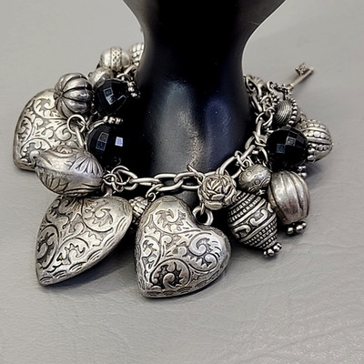 Vintage Charm Bracelet Puffy Heart Antiqued Silver Tone Chunky7.5''