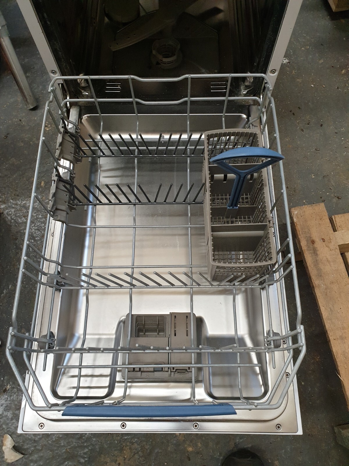 Bosch Serie 6 SPS53M02GB 9 Place Slimline Dishwasher eBay