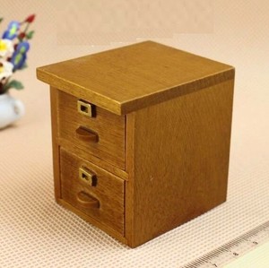 miniaturas de muñecas