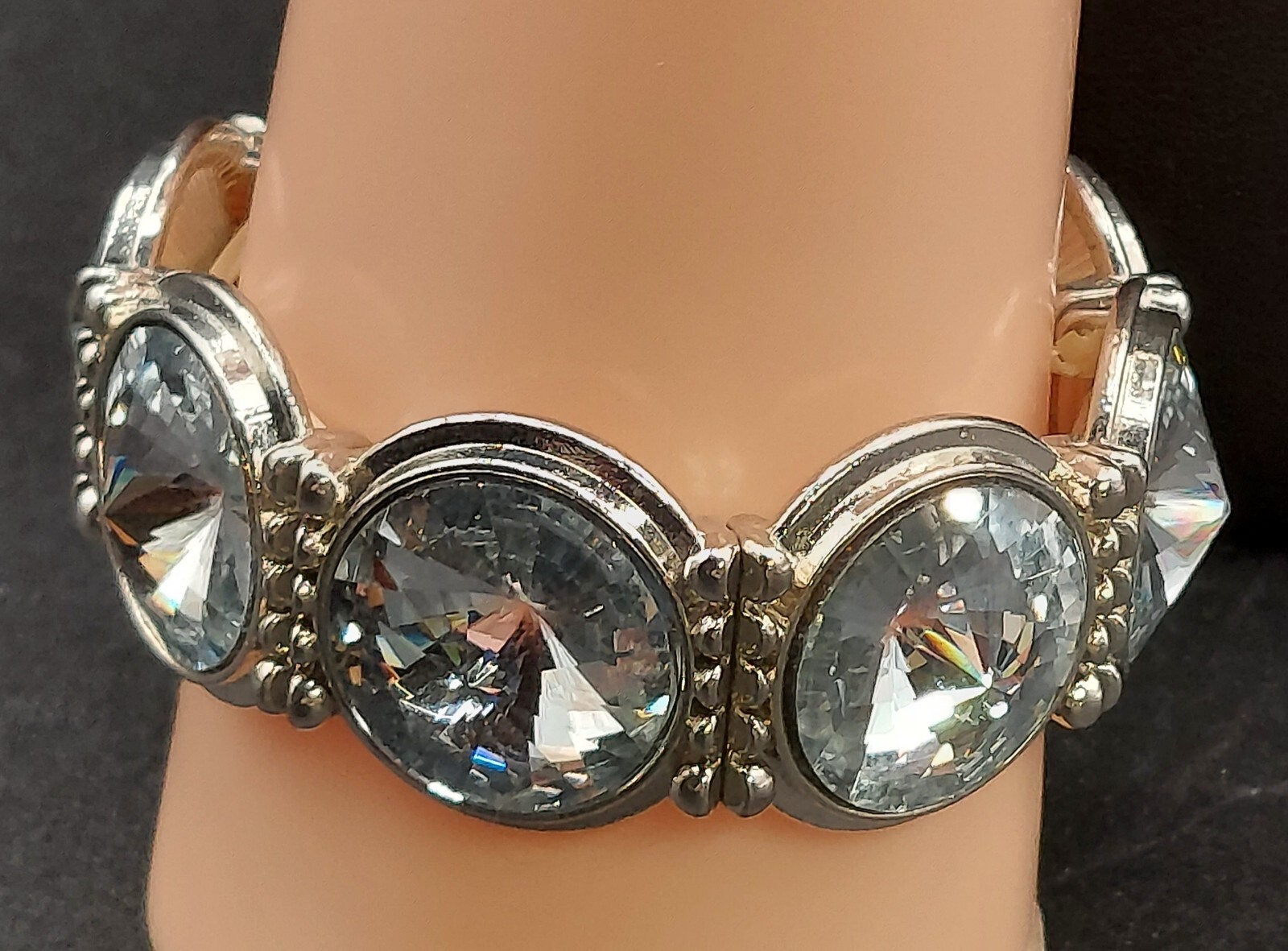 Unsigned Necklace Stretch Bracelet Silvertone Riv… - image 8