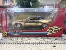 Johnny Lightning Gold ‘70 Plymouth Superbird White Lightning 1:24