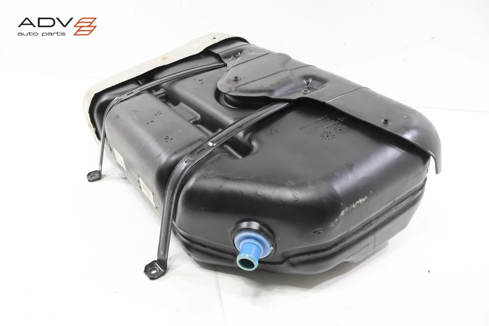 Depósito de tanque de gasolina RAM PROMASTER CITY 2015-2022 con escudo OEM Foto 4 de 4