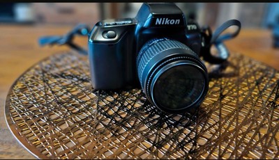 Nikon F70 analoge Spiegelreflexkamera Objektiv Nikkor 35-80mm
