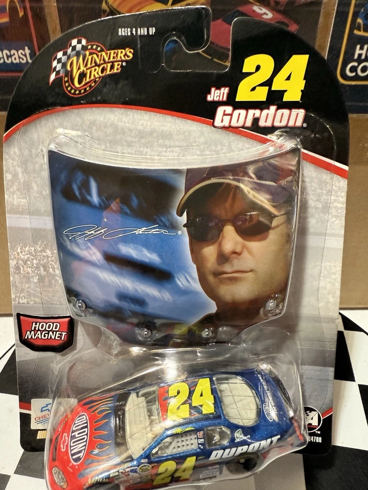 Jeff Gordon #24 Dupont 1/64 2005 diecast círculo de ganador con imán de capó Foto 3 de 4