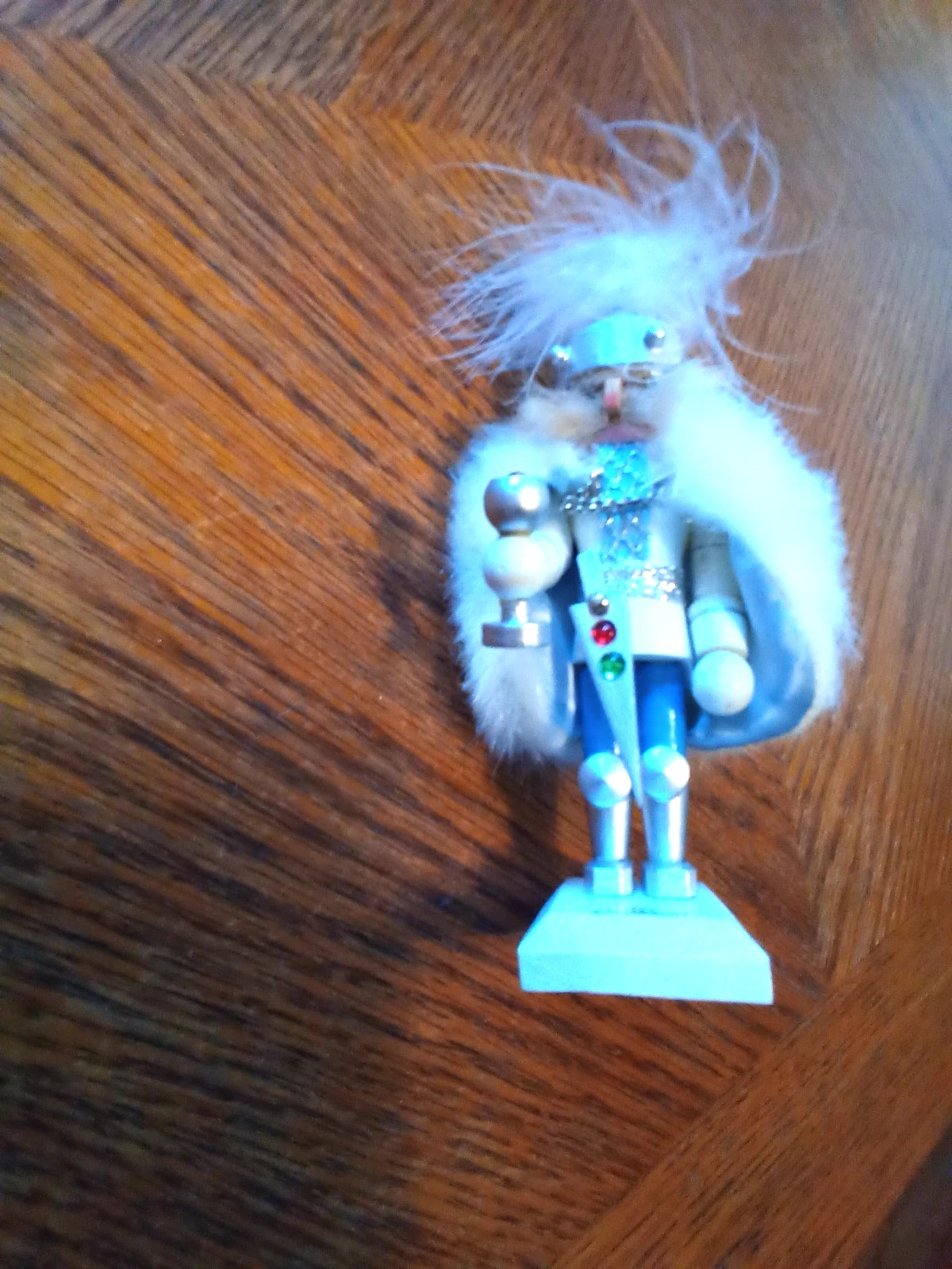 Steinbach German mini Nutcracker "Sir Galahad" S356 Retired 1999 New!
Opens in a new window or tab