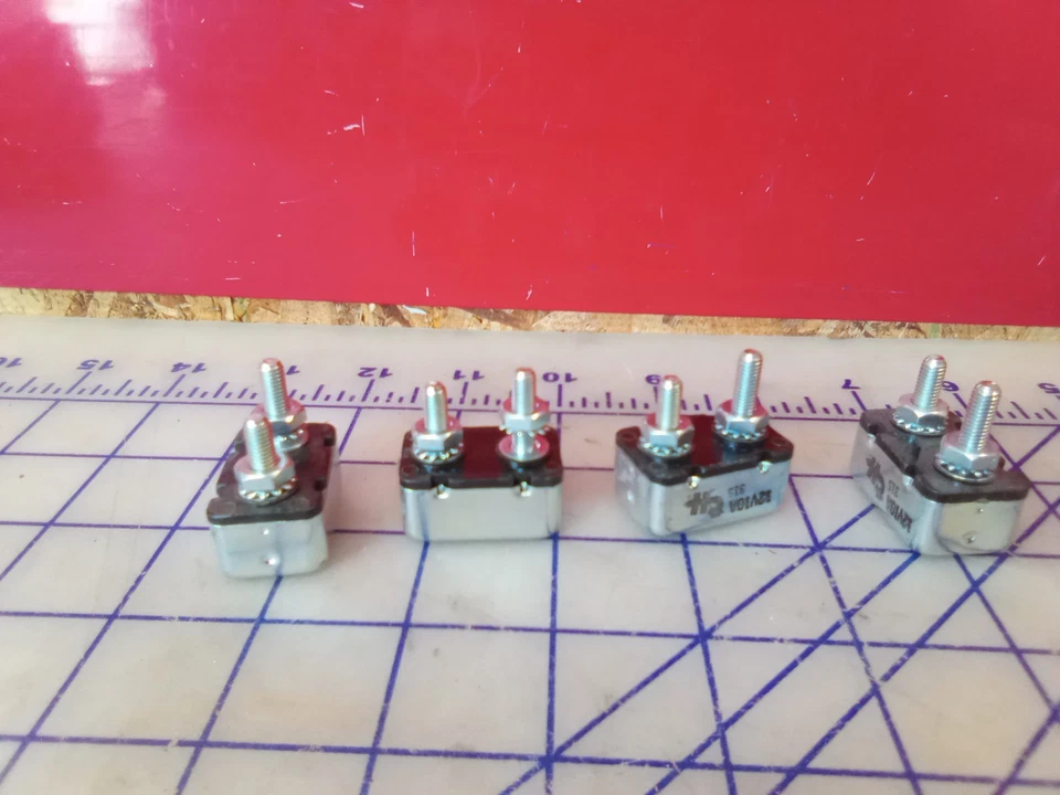 CH, Cole Fúnebre Pack De 4 Disyuntores, 12 Voltios, 10 Amperios, Envío Gratis Foto 4 de 4