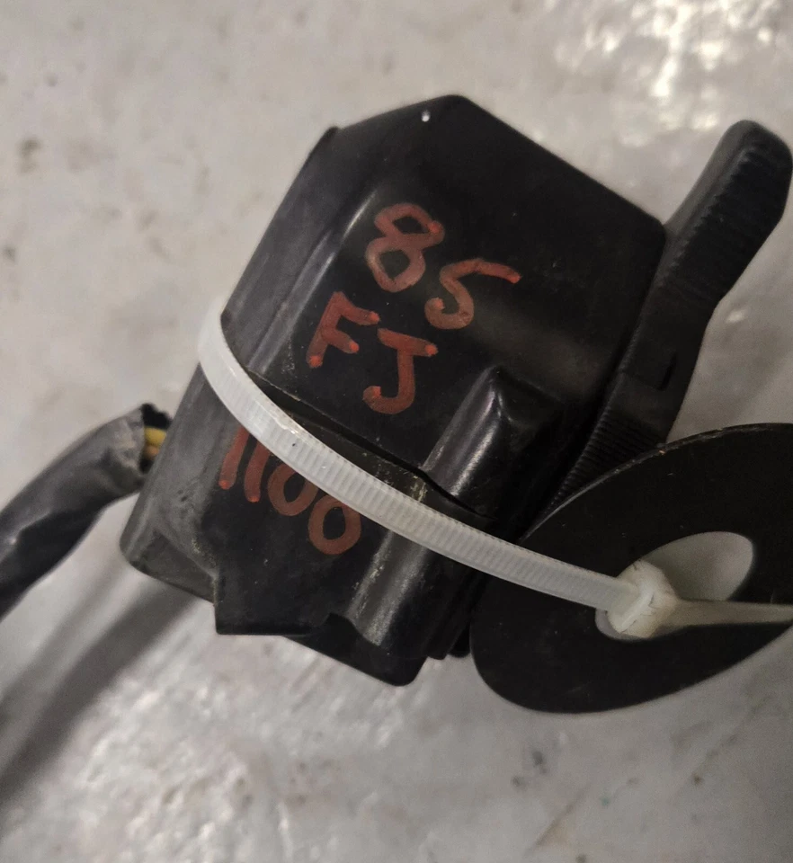 OEM YAMAHA FJ1100 1984-1985 INTERRUPTOR DE MANGO LH 47M-83973-10-00 Foto 2 de 4