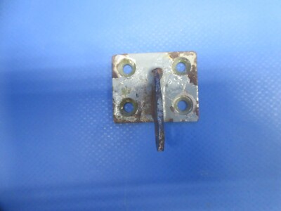 トラ Cessna 172 / 172P Door Stop Bracket Right Hand P/N 2417001-2 (0724