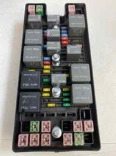 2005-2006 Ford Mustang Fuse Box Relay Engine Assembly Oem