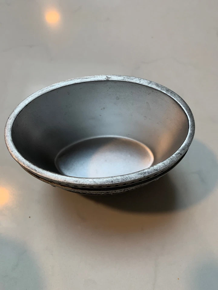 CAJA TARRO RESINA GRIS PLATA TALLADA RAYMOND WAITES Foto 2 de 4