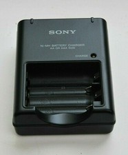 SONY AA / AAA BATTERY CHARGER BC-CS2B BC-CS2A BCCS2 ORIGINAL UK STOCK BRAND NEW