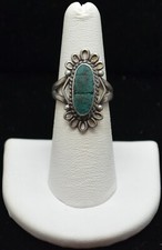 STERLING SILVER GREEN STONE RING SZ 6.5 FMN336