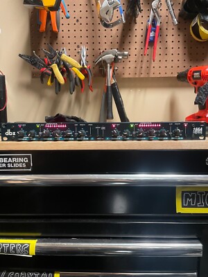 dbx 166A 2-Channel Compressor / Limiter