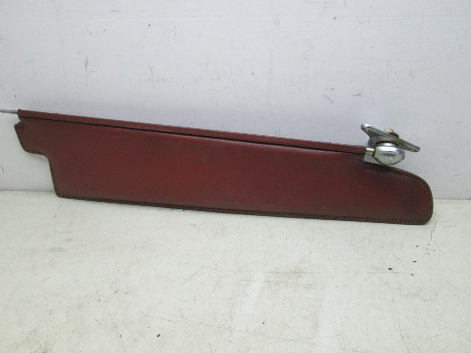 Rolls Royce Silver Shadow T1 65-80 left right sun visors red (USED)