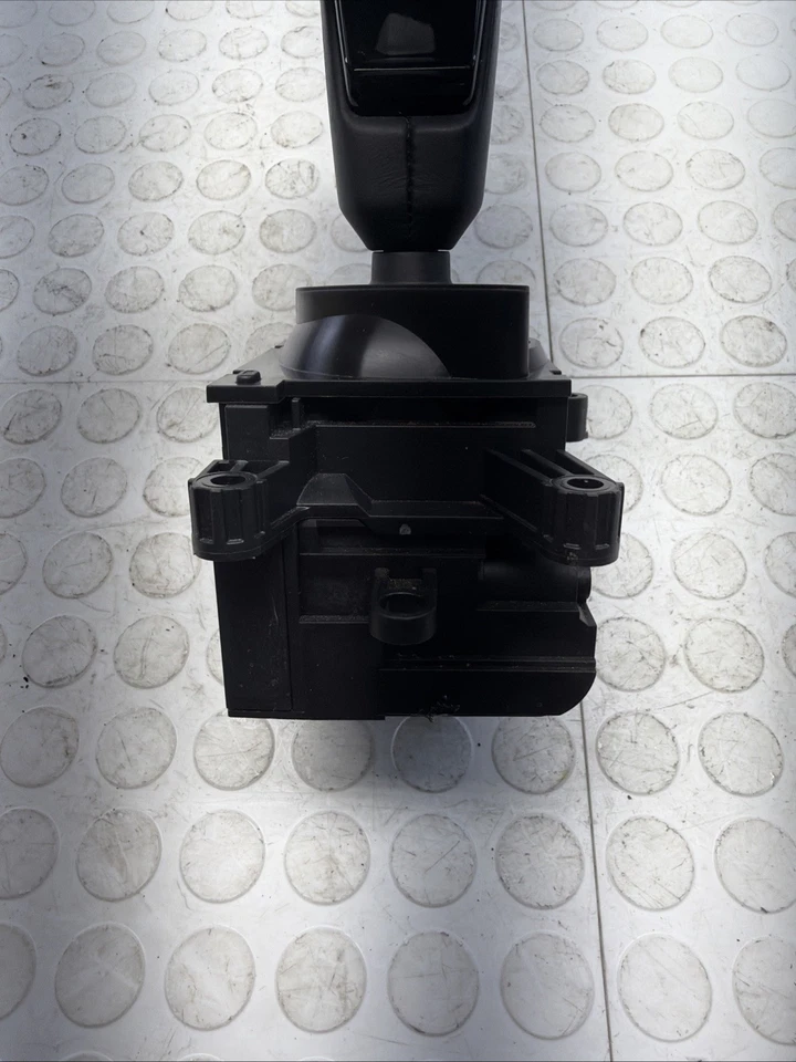 2020 TOYOTA SUPRA GR A90 3.0L OEM AUTOMATIC SHIFTER ASSY OEM - Image 2 of 4