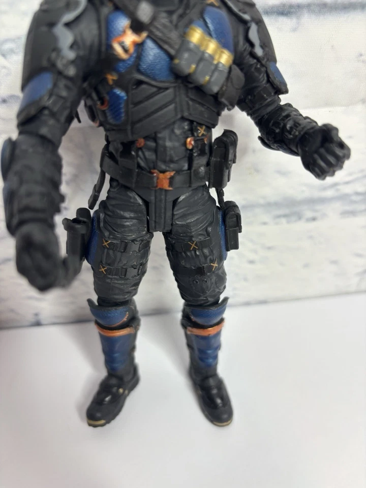 Deathstroke DC Direct Season CW TV series 7” Loose Slade Wilson - Image 4 of 4