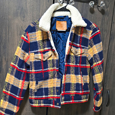 Levi's Men's Plaid Lined Sherpa Collar Snap Jacket Size M Blue/Beige/Red