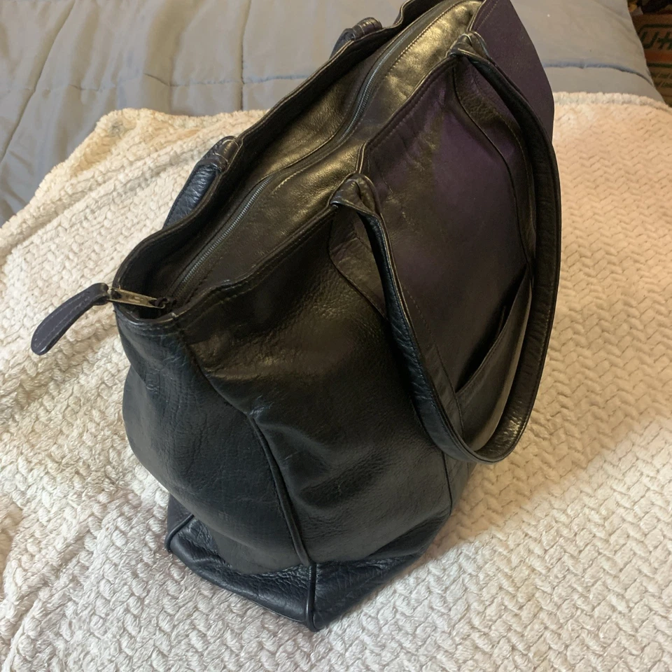 Bolso de mano de cuero Latico Foto 2 de 4