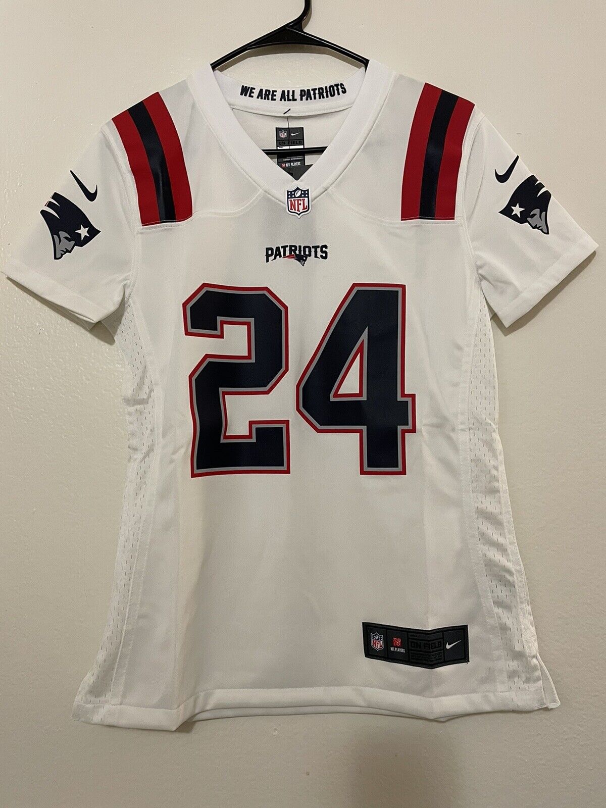 Nike New England Patriots No24 Stephon Gilmore Green Women's Stitched NFL Limited 2015 Salute to Service Jersey