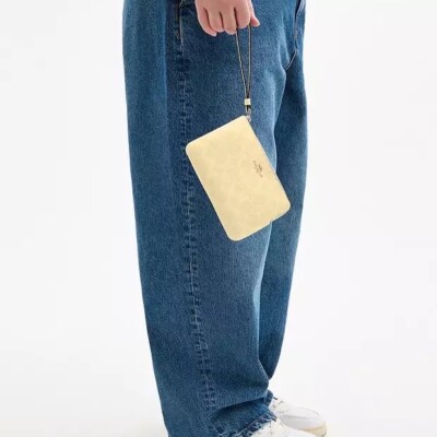 NWT Coach CAQ75 Corner Zip Wristlet In Signature Canvas Silver/Hay