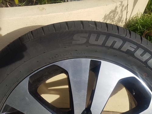 Kia Sportage Alloy Wheel And Tyre In Mint condition 235/55R18 100R TYRE - Picture 2 of 5