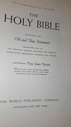 Large Family Holy Bible KJV -wold Publishing House - 1951 black leather - Picture 2 of 5
