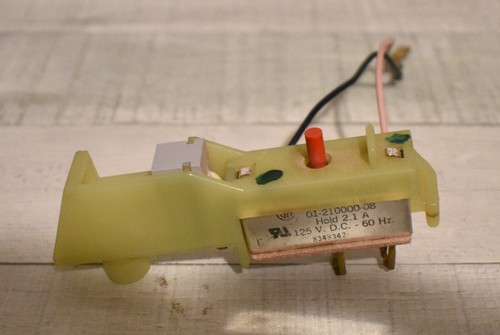 Genuine Electrolux Canister Vacuum Power Switch PN5 Circuit Breaker Reset Button - Picture 2 of 2