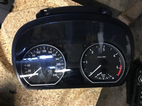BMW 1 E87 Tacho Kombiinstrument 116D 9187046