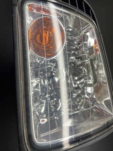 2004-2010 Infiniti QX56 OEM Right Passenger Fog Light Assembly. A2 - Picture 3 of 11