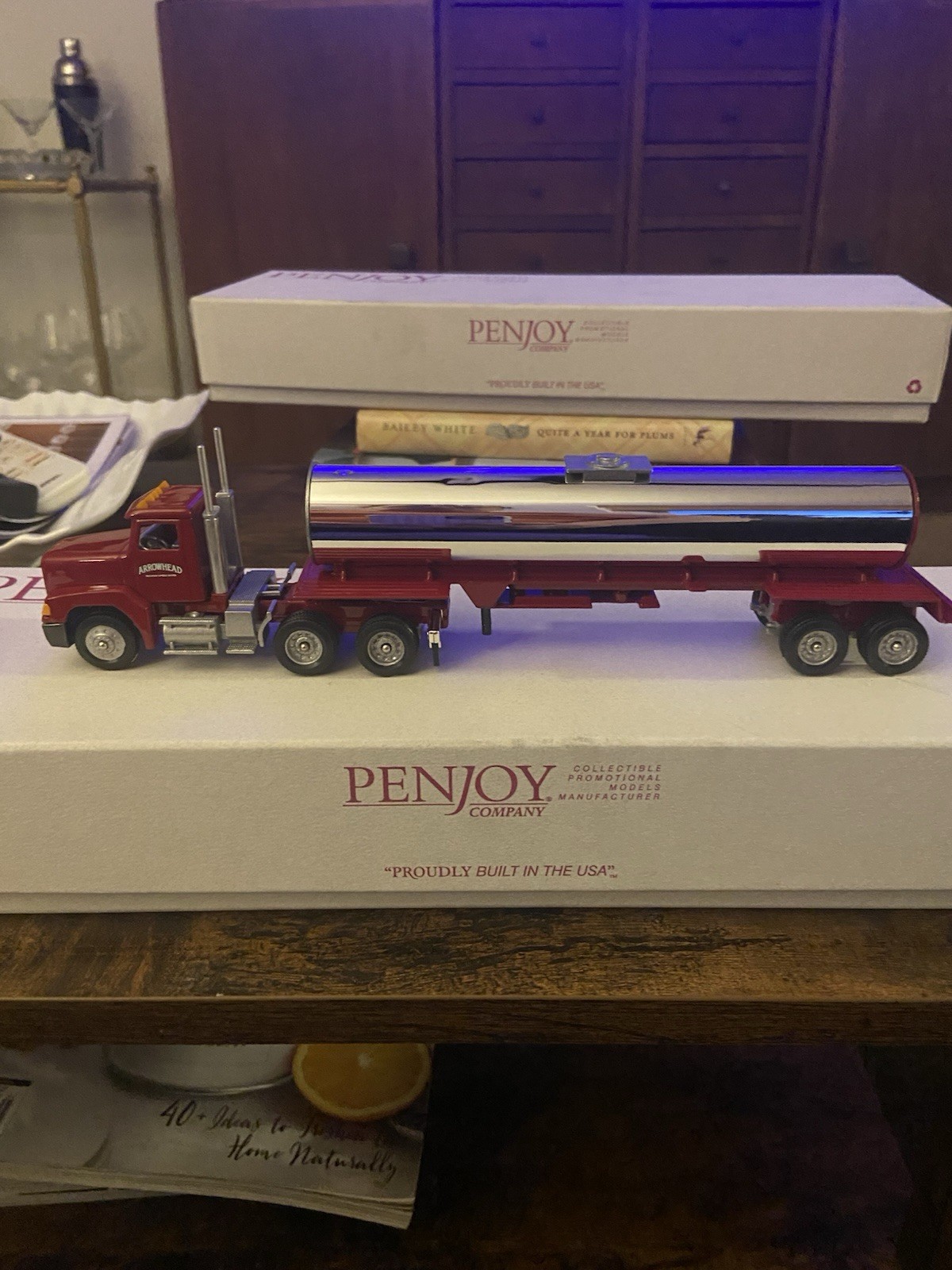 Winross 1:64 Scale Die-Cast Tractor Trailer by Arrowhead Spr
