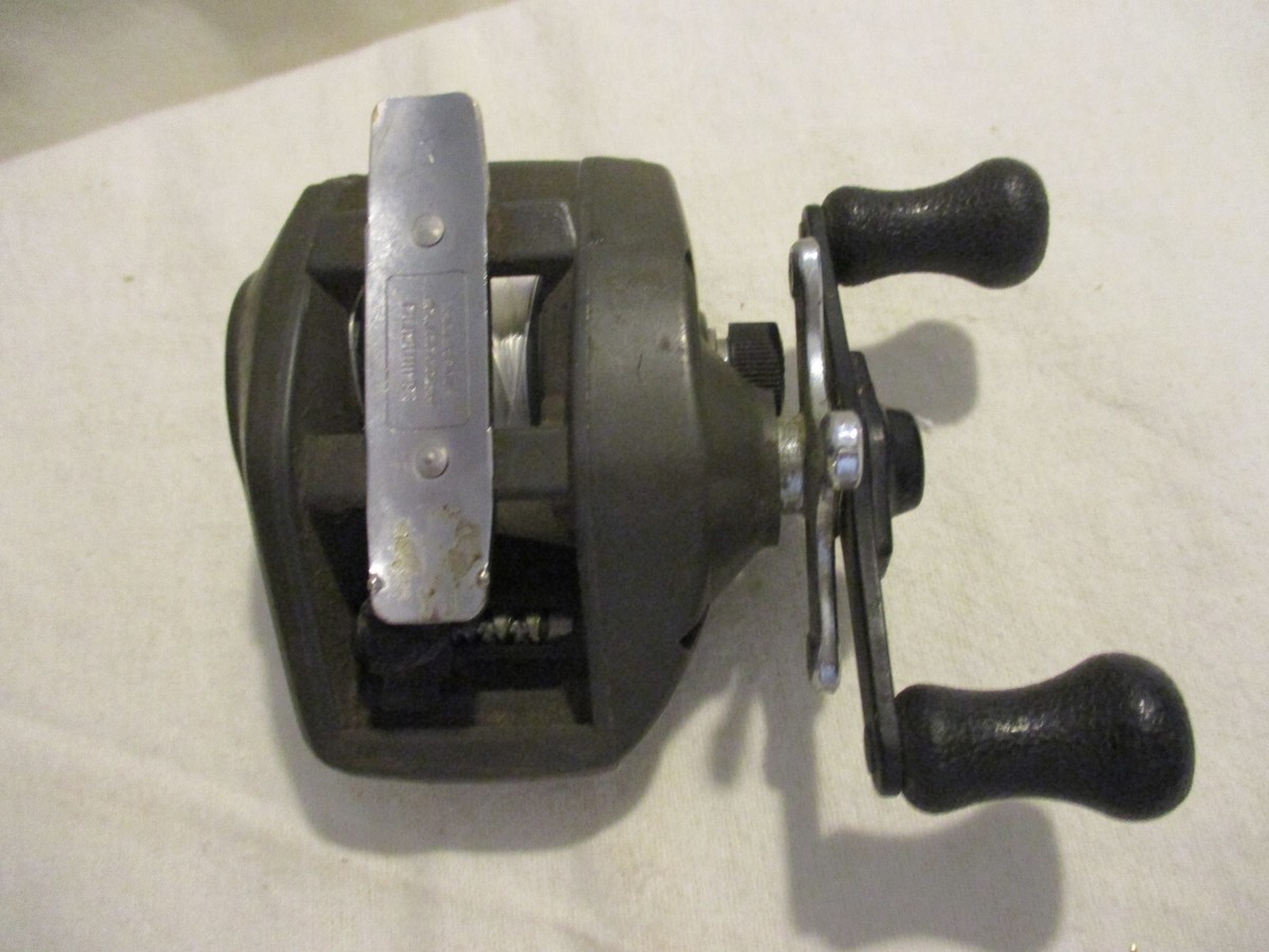 MOULINET DE LANCER d'appâts Shimano 20 CALCUTTA CONQUEST DC 100HG DROIT EUR 552,56 - FR