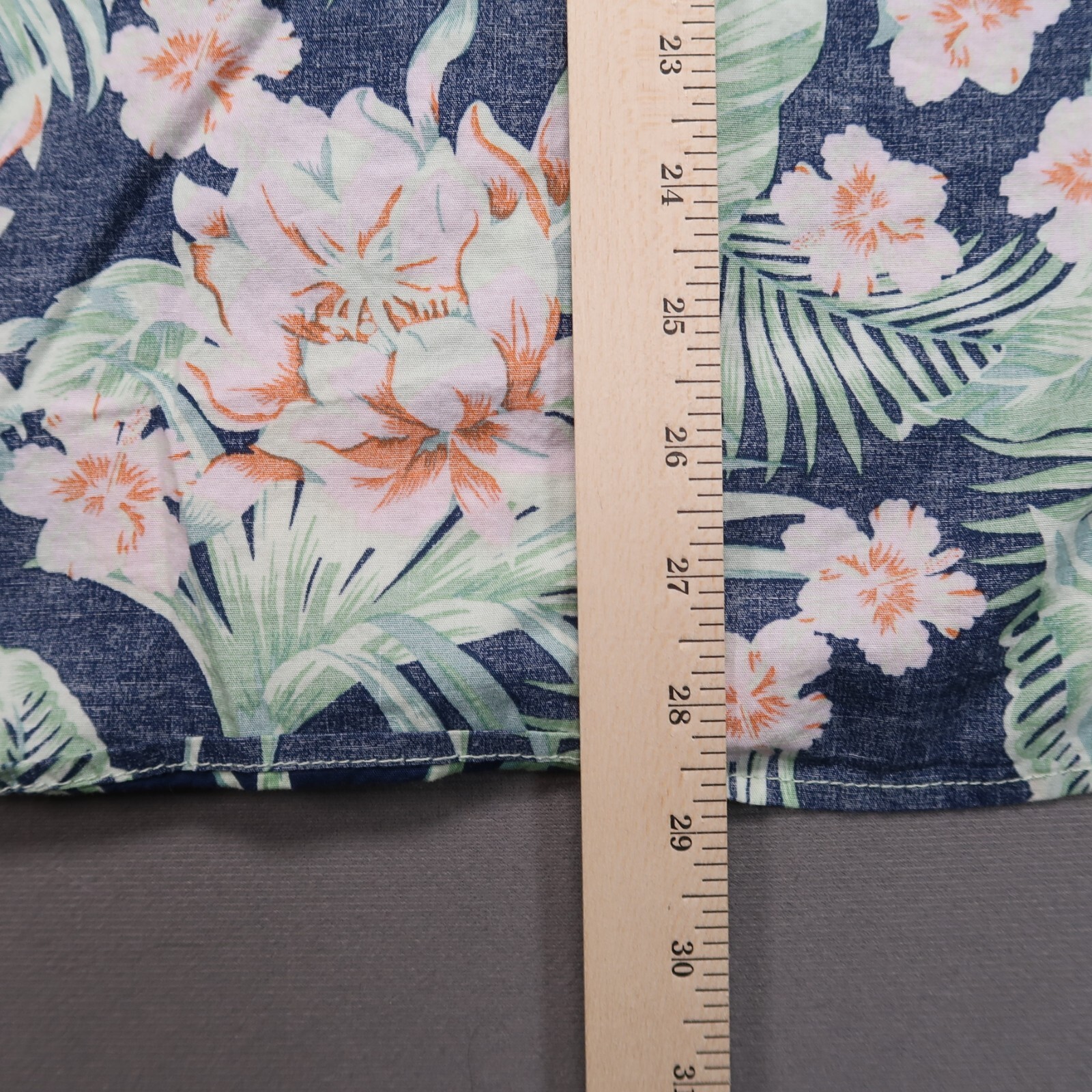 Chubbies Shirt Mens Large Blue Floral Short Sleeve Inside Out Hawaiian Stretch