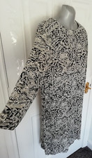 Modern Rarity Size 10 Black Ivory Floral Soft Viscose Shift Dress Back Zip