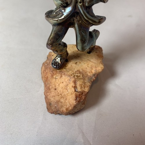 Judaica Sterling Silver Jewish Figure Sculpture on Brown Rock - 第 2/7 張圖片