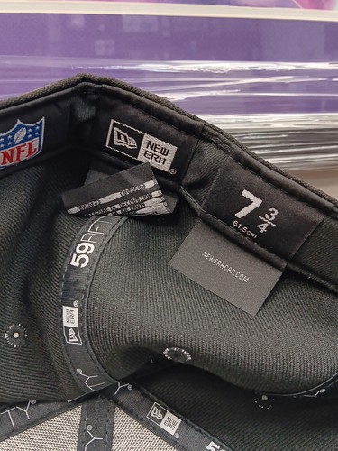 Cleveland Browns Blackout New Era Fitted 59fifty 7 3/4 Size Storage Defects - Picture 4 of 4
