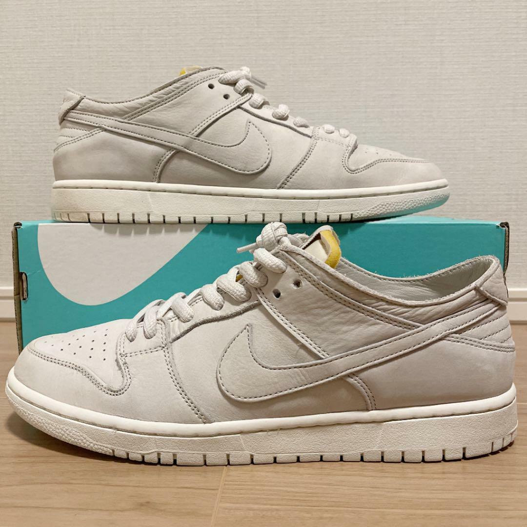 dunk low pale grey