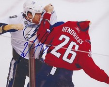 MATT HENDRICKS Signed WASHINGTON CAPITALS FIGHT PHOTO 8X10 w/COA