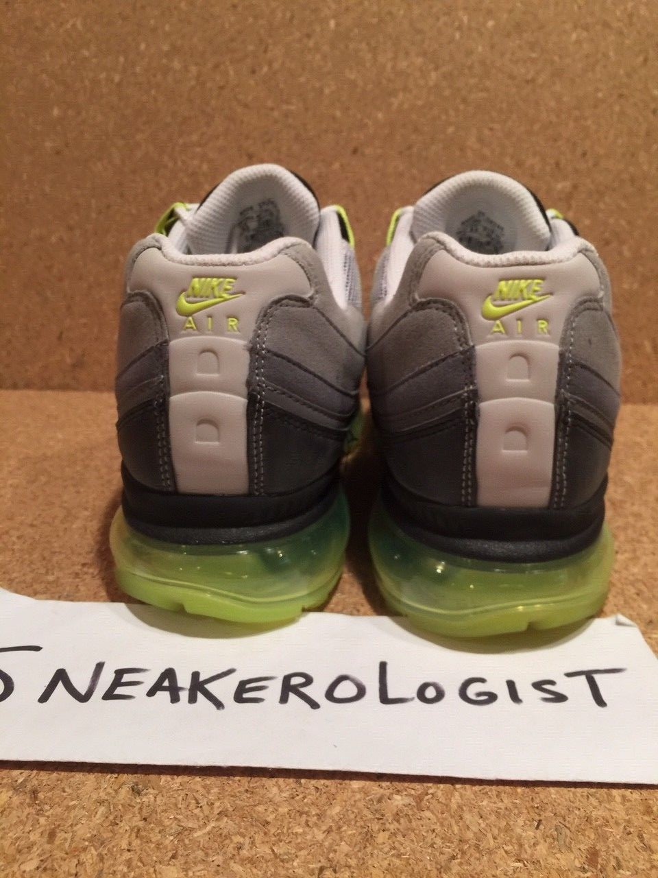 Nike Nike Nike air max rund um die uhr sz 9,5 - volt - neon - Grau 2010 airmax 24 / 7 7 360 - 97 - plus b69de5 Nike Nike Nike air max rund um die uhr sz 9,5 - volt - neon - Grau 2010 airmax 24 / 7 7 360 - 97 - plus b69de5