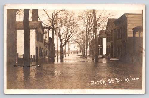 RPPC disaster flood north st to river Postcard Real Photo street light elec pole - 第 1/2 張圖片