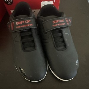 Puma SF Drift Cat 8 V PS  Size 11.5 Youth Driving Sneakers Ferrari