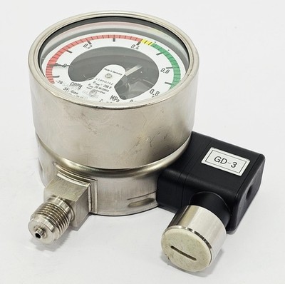 WIKA GDM-100 Type: 133.52.100 SF6 gas density monitor -76cmHg  0.9 MPa  #16