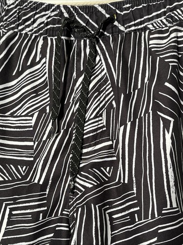 Bañador Quicksilver para hombre pantalones cortos de voleibol negro blanco forrado pequeño - Imagen 3 de 9