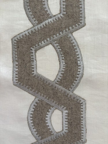 CASAMANCE "LANA" Greige wool fretwork applique on ivory linen-$325-27"W x 30"L - Picture 5 of 7