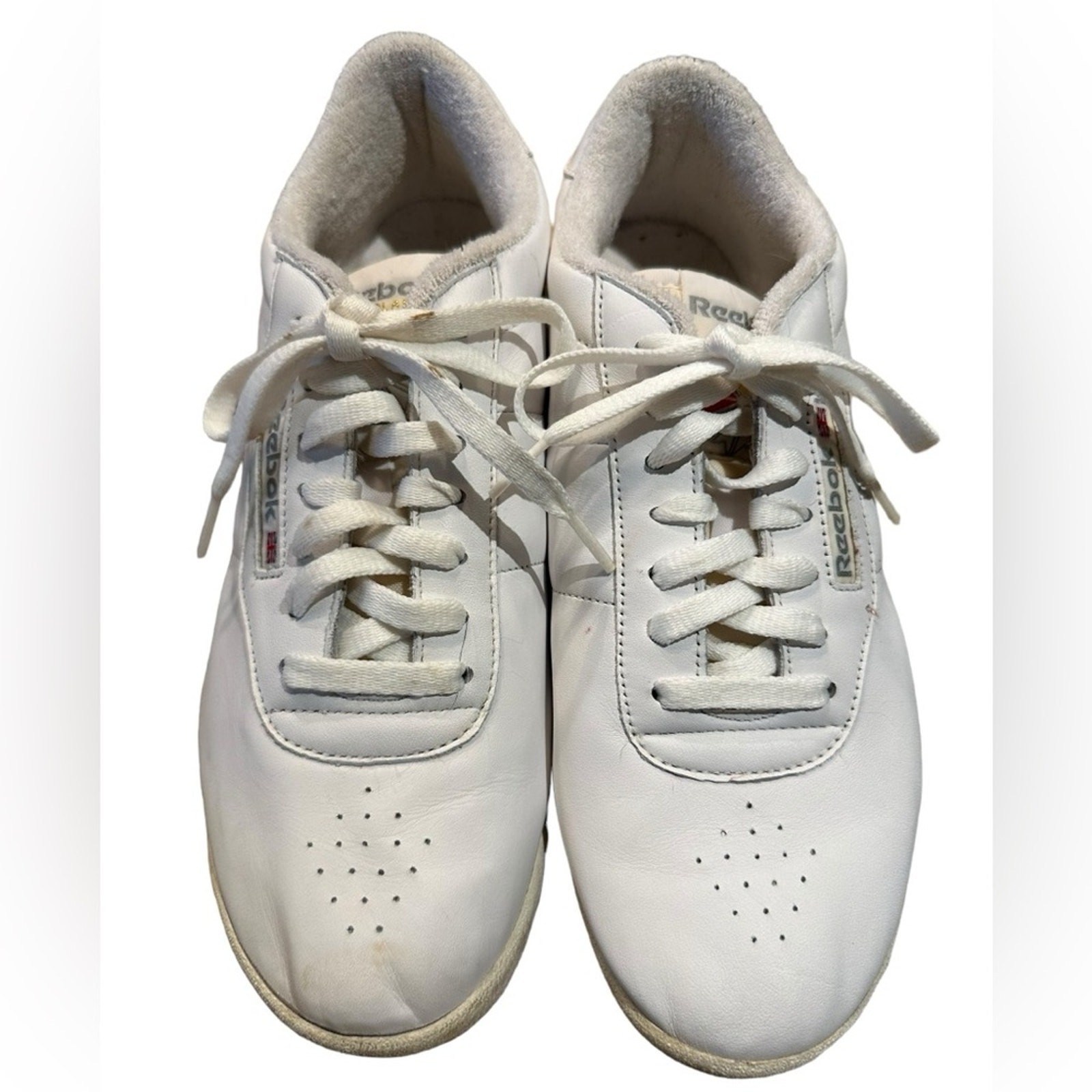Reebok Classic White Leather Sneakers in a Womens Size 10 thumbnail 2