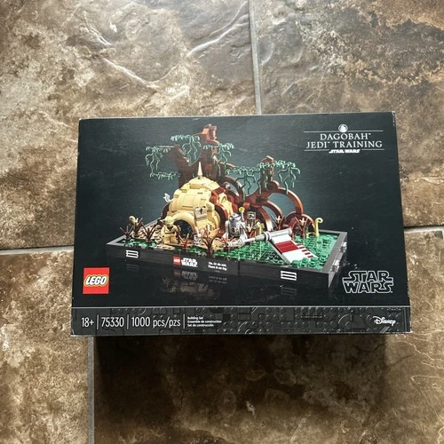 LEGO Star Wars: Dagobah Jedi Training Diorama (75330)