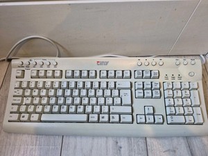 Vintage Tiny PC Tastatur KB-9805 Kabelgebunden Computer Retro