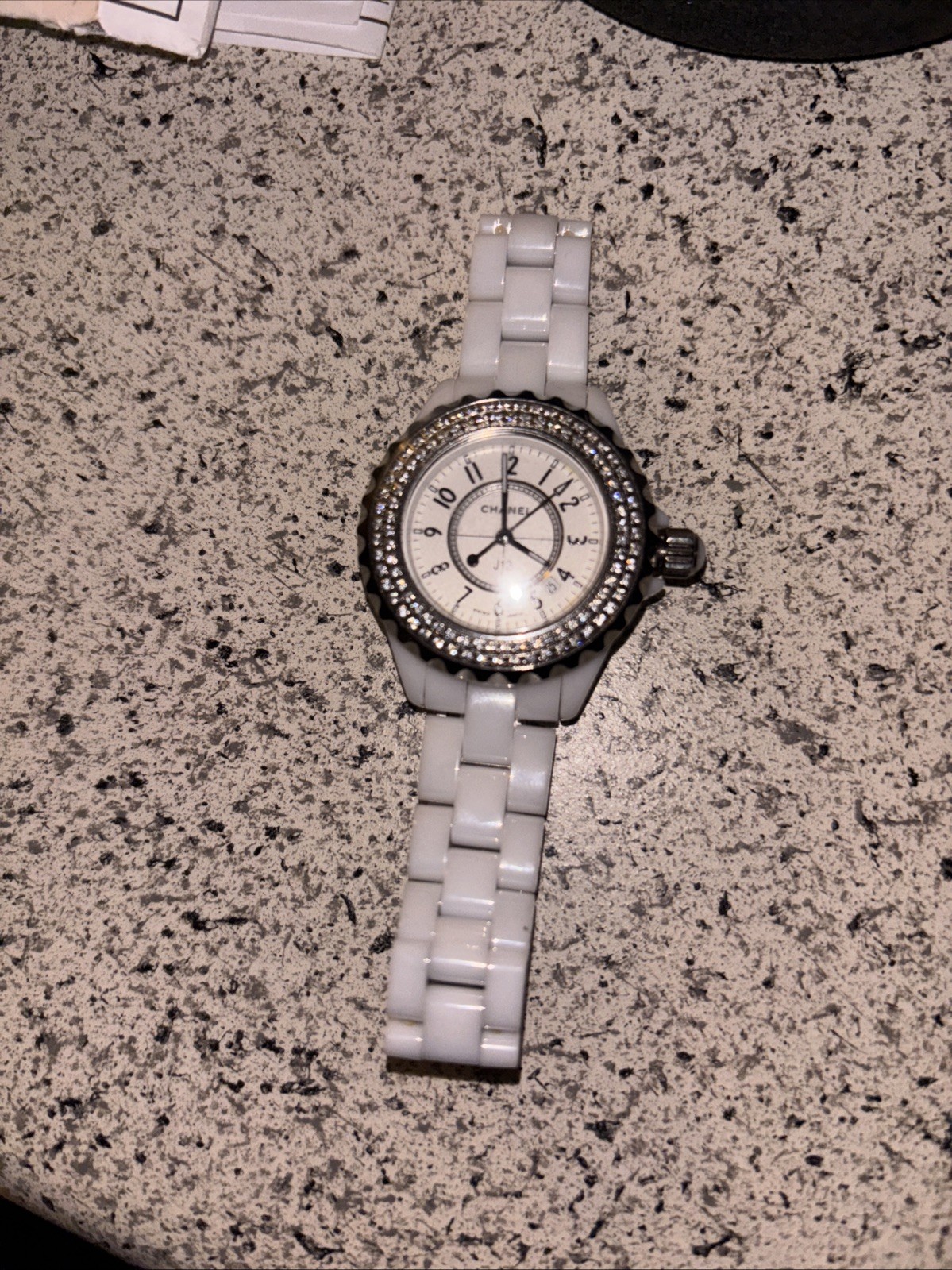 Наручные часы Chanel J12 34mm White