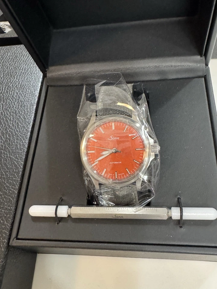 Sinn 556 CR Rojo Cornalina Edición Limitada (solo 400) Automático + Pulsera Nueva Foto 4 de 4