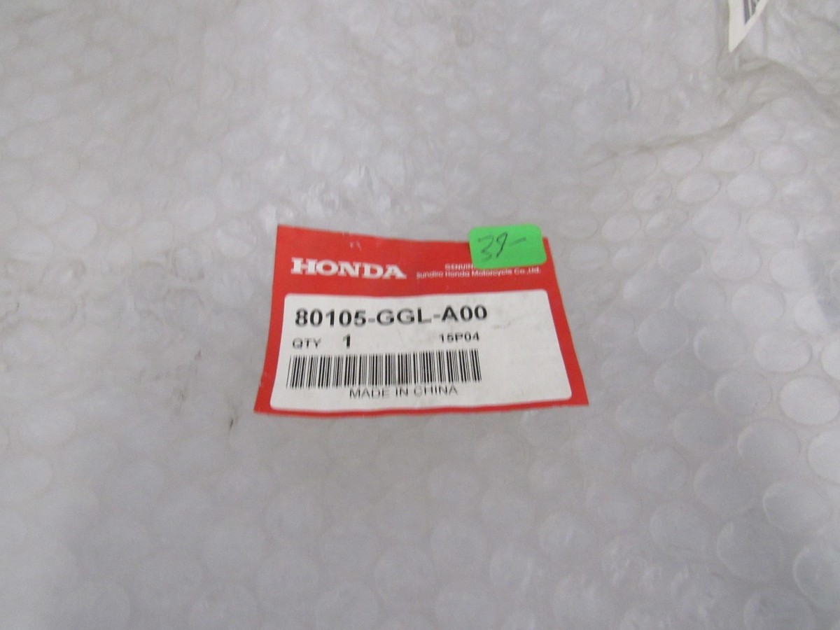 NOS Honda OEM Rear Fender 80105-GGL-A00 Metropolitan NCH50 Scooter