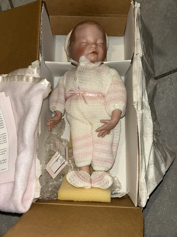 Ashton-Drake Miracle of Life Beautiful Newborn Vinyl Doll Bello Blanket COA 1999